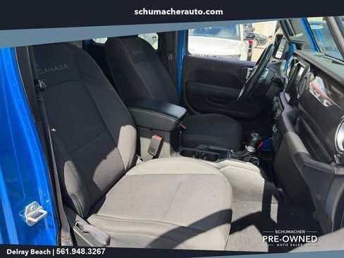 Used 2022 Jeep Wrangler Unlimited Sahara w/ LED Lighting Group AWD/4WD image 16