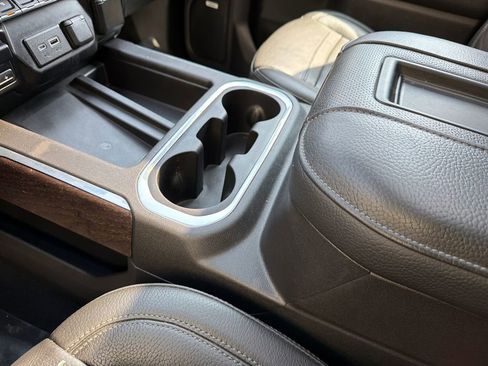 Used 2022 GMC Sierra 1500 Denali w/ Denali Premium Package image 33