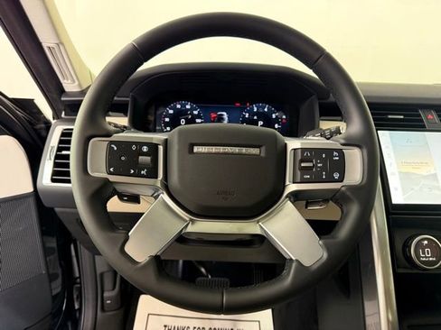 Certified 2025 Land Rover Discovery S image 21