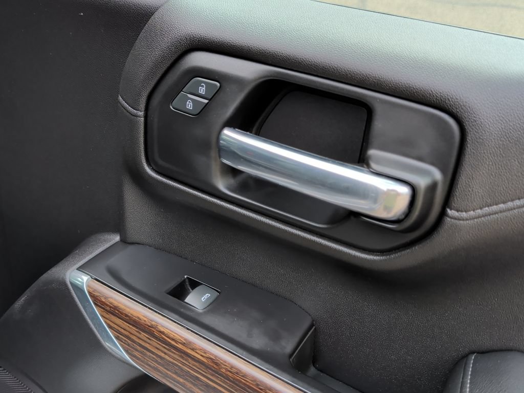 Used 2019 Chevrolet Silverado 1500 High Country w/ Technology Package AWD/4WD image 36