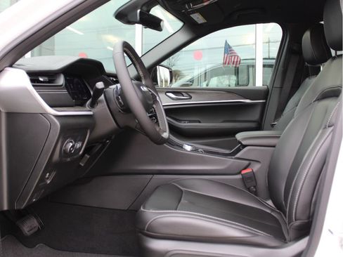 New 2026 Jeep Grand Cherokee Limited AWD/4WD image 10