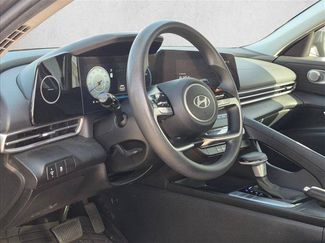 Used 2024 Hyundai Elantra SEL FWD video 2