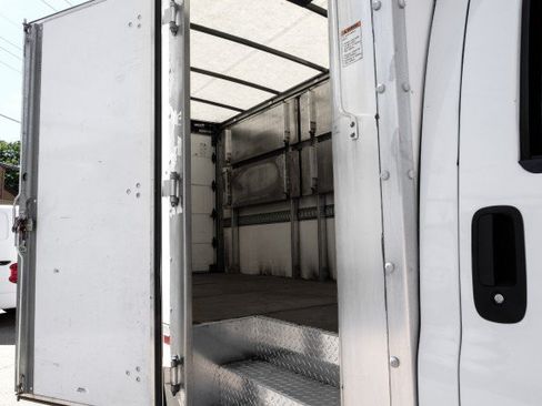 Used 2021 Chevrolet Express 3500 w/ Power Convenience Package RWD image 27
