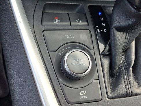 Used 2019 Toyota RAV4 XSE w/ Carpet Mat Package image 24