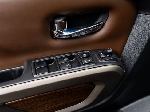 Used 2021 Nissan Titan Platinum Reserve w/ Moonroof Package image 55