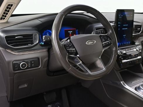 Used 2021 Ford Explorer Platinum w/ Equipment Group 601A AWD/4WD image 11