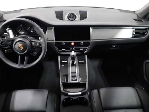 Certified 2026 Porsche Macan AWD/4WD image 25