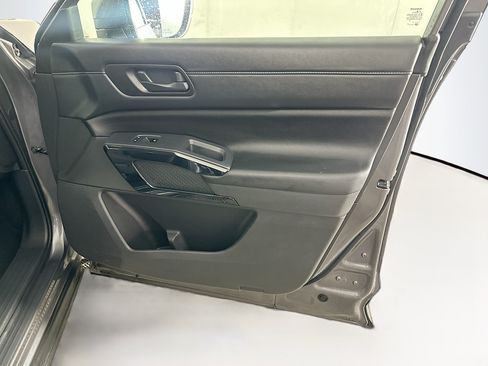 Used 2025 Nissan Pathfinder SV AWD/4WD image 34