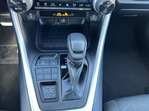 Used 2025 Toyota RAV4 XLE image 15