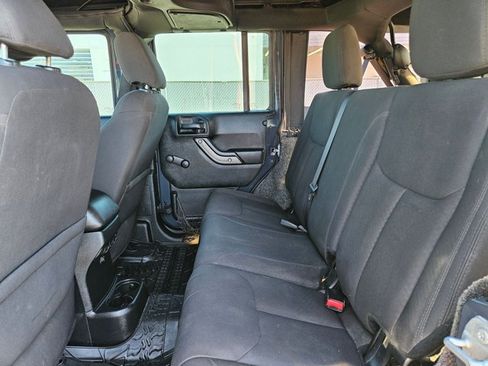 Used 2017 Jeep Wrangler Unlimited Sport w/ Connectivity Group AWD/4WD image 21