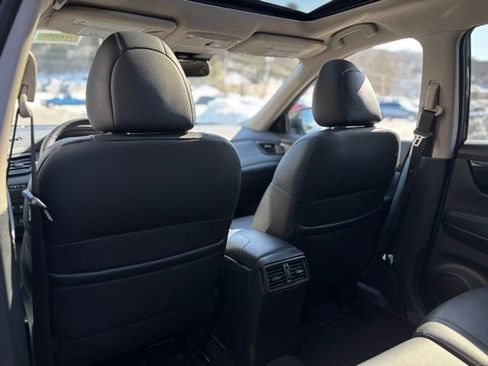 Used 2020 Nissan Rogue SL w/ Premium Package image 24