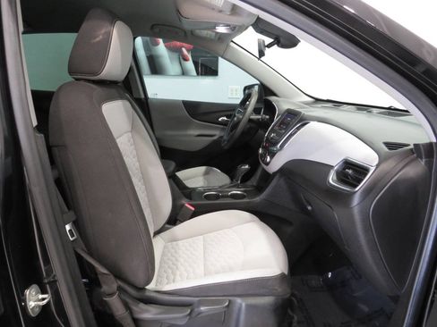 Used 2020 Chevrolet Equinox LS FWD image 9