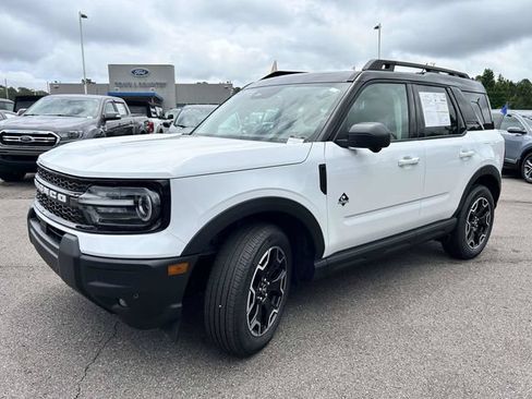 Certified 2025 Ford Bronco Sport Outer Banks w/ Outer Banks Tech Package+ AWD/4WD image 5