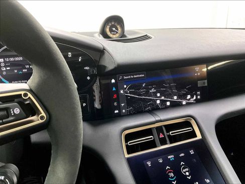 Used 2025 Porsche Taycan 4S image 19