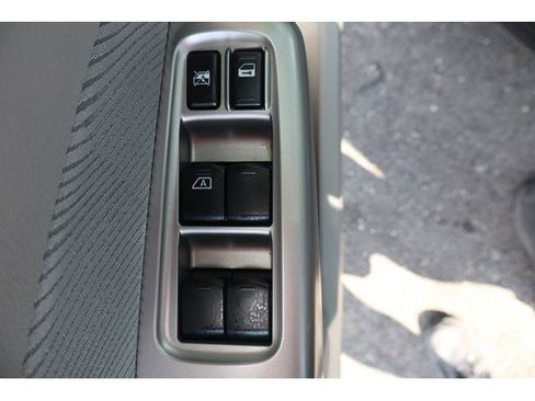 Used 2010 Subaru Forester 2.5X Premium AWD/4WD image 12