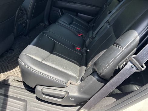 Used 2017 Nissan Pathfinder Platinum AWD/4WD image 16