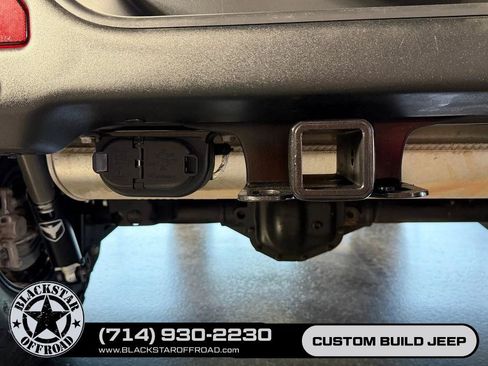 Used 2025 Jeep Wrangler Unlimited Rubicon AWD/4WD image 13