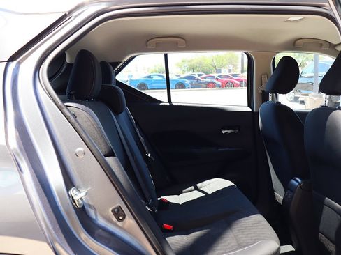 Used 2021 Nissan Kicks SV FWD image 27