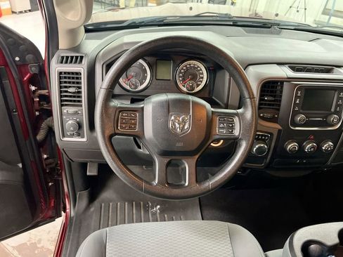 Used 2017 RAM 1500 Express RWD image 11