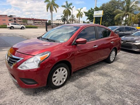 Used 2016 Nissan Versa SV FWD image 1