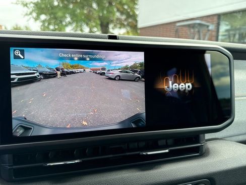 New 2025 Jeep Gladiator Willys image 18