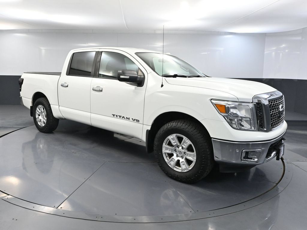 Used 2018 Nissan Titan SV AWD/4WD image 1