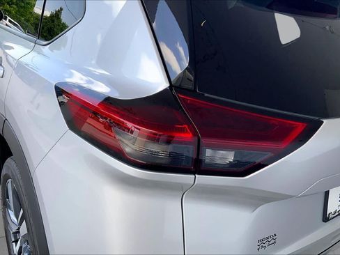 Used 2021 Nissan Rogue SL FWD image 28