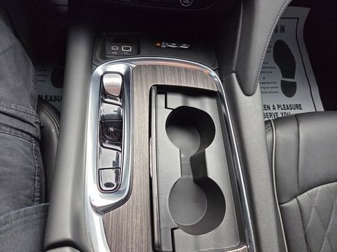 Used 2023 Buick Enclave Avenir w/ Avenir Technology Package image 32