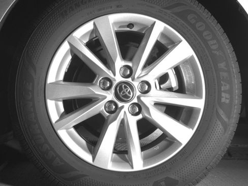 Used 2025 Toyota Camry LE FWD image 14