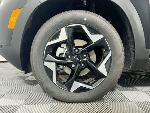 Certified 2025 Kia Seltos S image 11