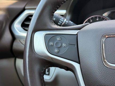 Used 2018 GMC Acadia SLT image 18