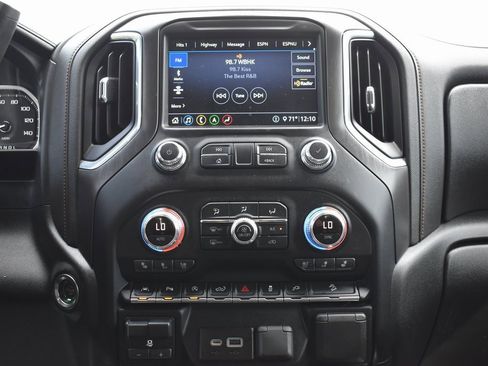 Used 2020 GMC Sierra 1500 AT4 w/ AT4 Premium Package image 18