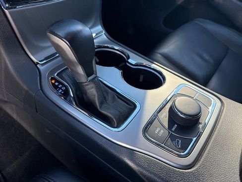 Used 2022 Jeep Grand Cherokee Limited w/ Tech Group image 11