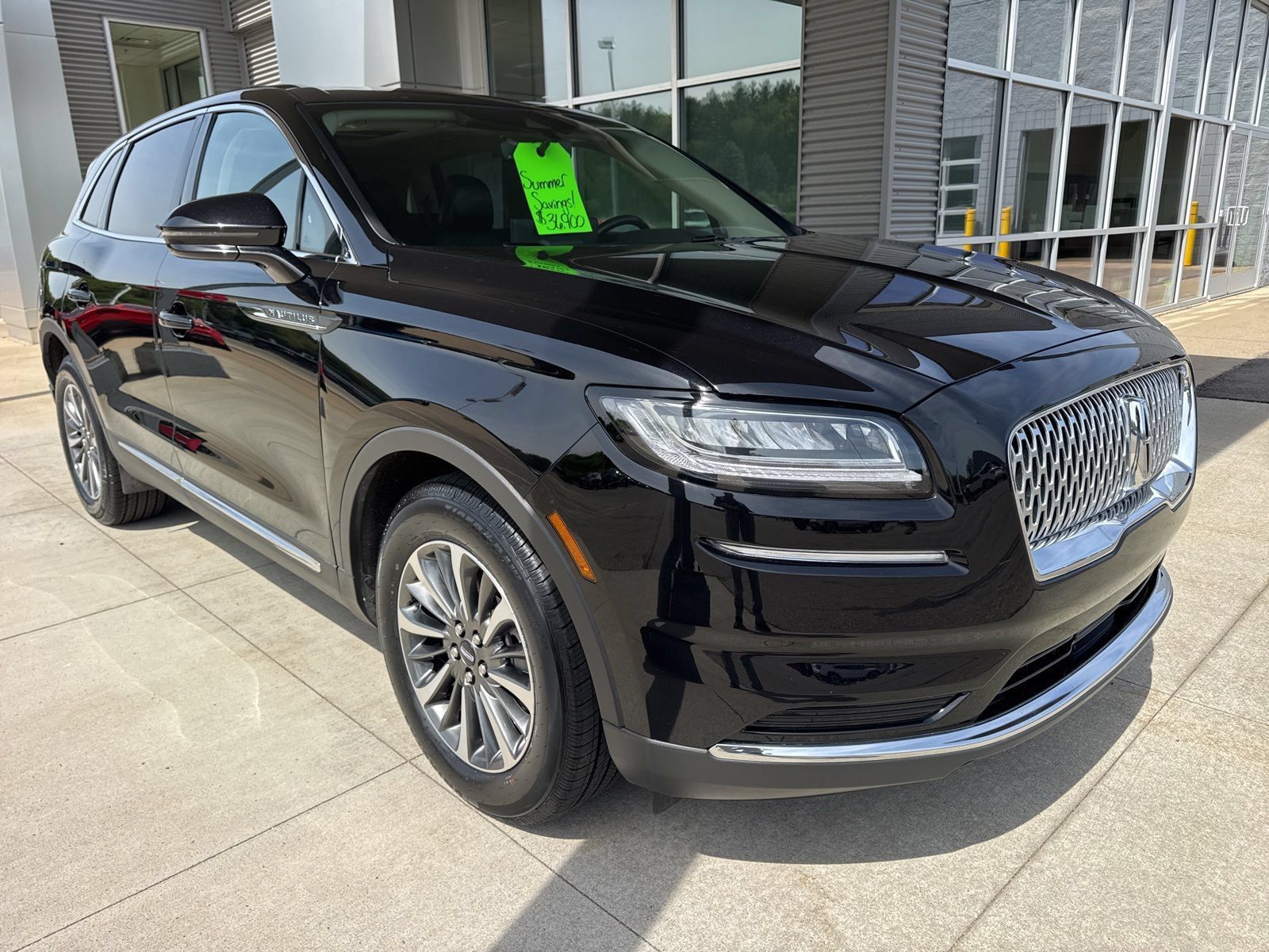 Used 2023 Lincoln Nautilus Reserve AWD/4WD image 9