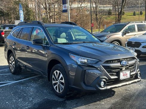 Certified 2025 Subaru Outback Premium image 3