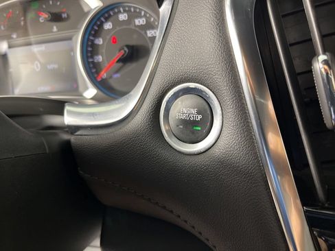 Certified 2023 Chevrolet Traverse LT FWD image 35