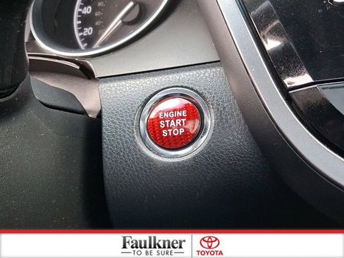 Used 2018 Toyota Camry L image 23