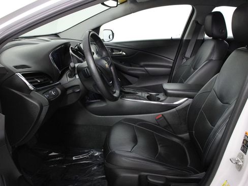 Used 2018 Chevrolet Volt Premier w/ Driver Confidence Package image 5