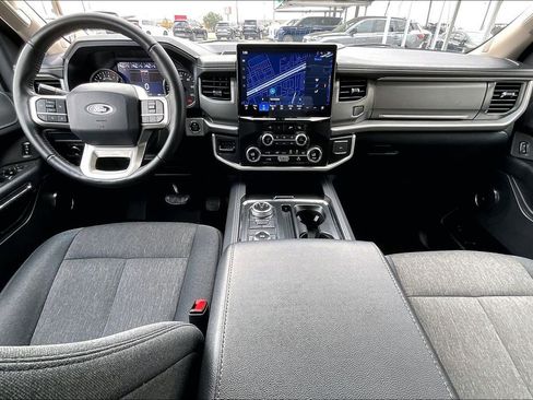 Used 2024 Ford Expedition Max XLT image 21