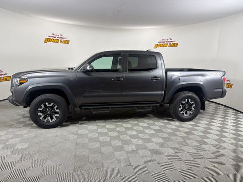 Used 2021 Toyota Tacoma TRD Off-Road w/ Technology Package AWD/4WD image 2