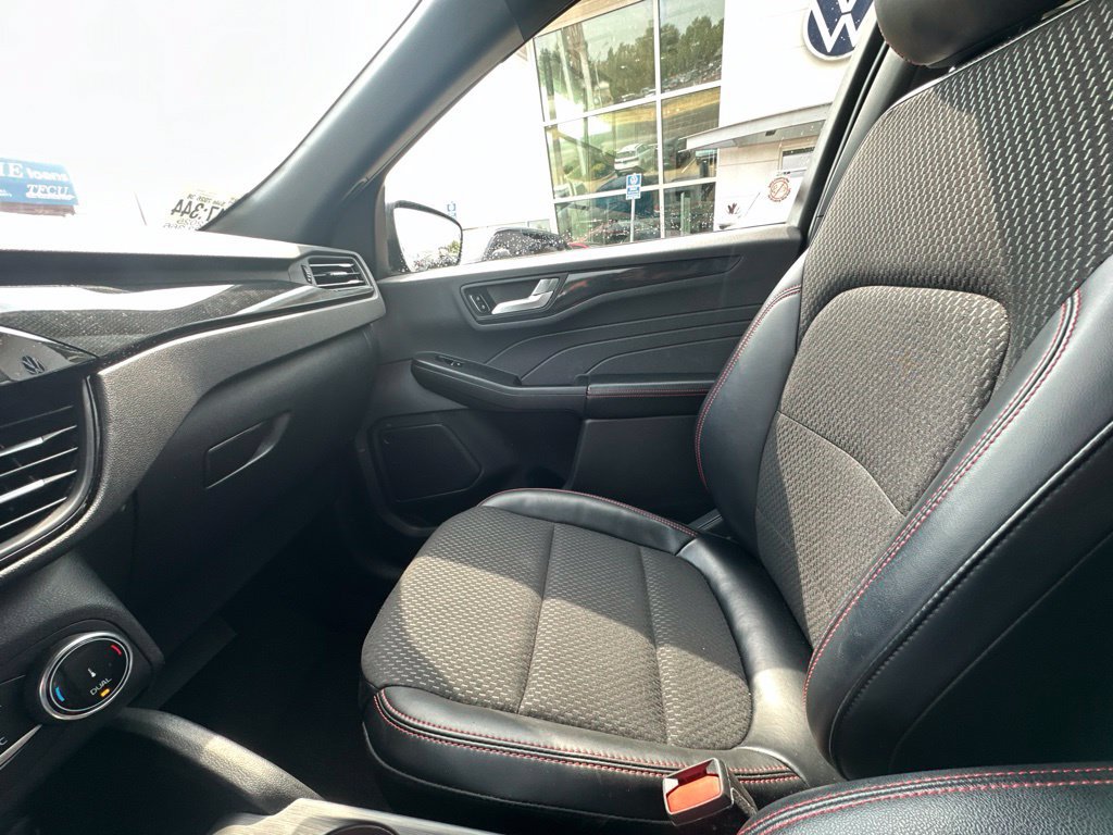 Used 2025 Ford Escape ST-Line AWD/4WD image 19