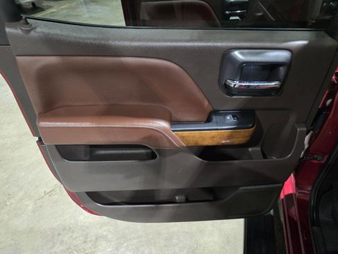 Used 2018 Chevrolet Silverado 1500 High Country image 32
