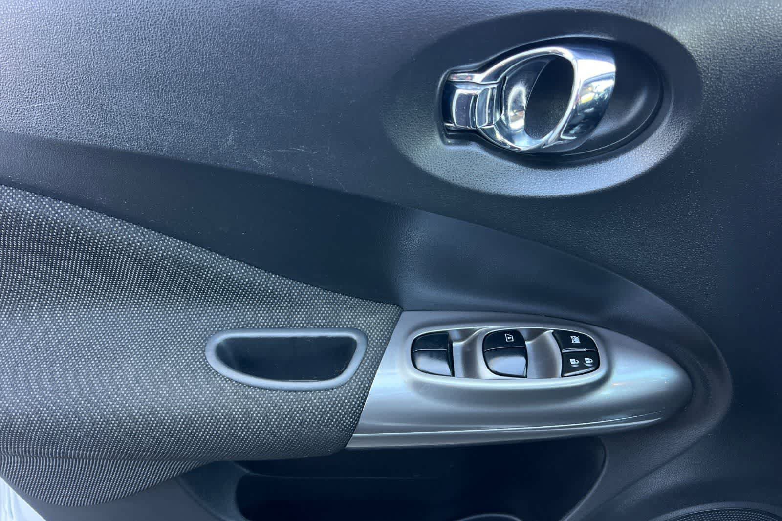 Used 2013 Nissan Juke S FWD image 15