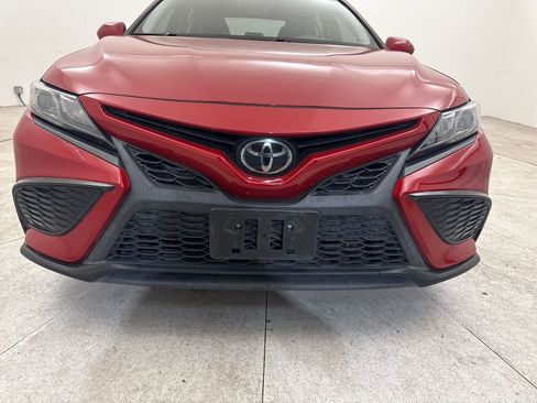 Used 2022 Toyota Camry SE FWD image 16