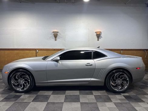 Used 2012 Chevrolet Camaro LT RWD image 2