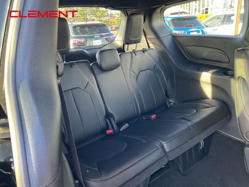 New 2026 Chrysler Pacifica Select FWD image 27
