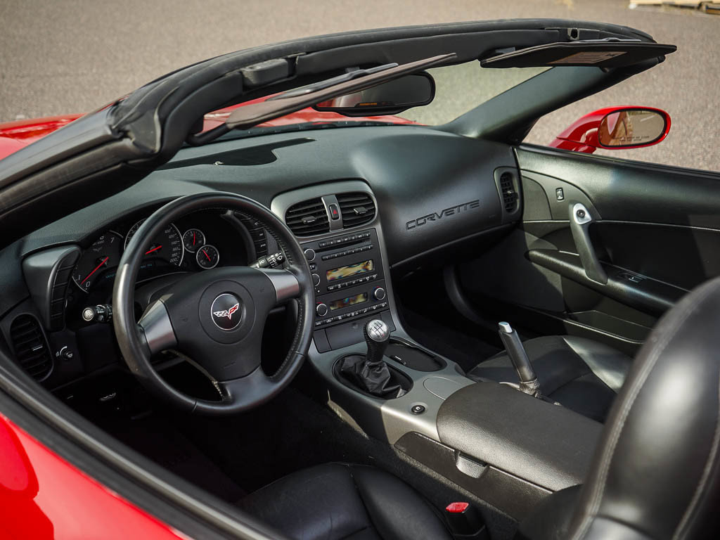 Used 2007 Chevrolet Corvette Convertible w/ Performance Package RWD image 16