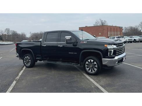 Used 2022 Chevrolet Silverado 2500 LTZ w/ LTZ Premium Package image 2