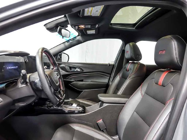 Certified 2024 Chevrolet Trax RS w/ Sunroof Package FWD image 13