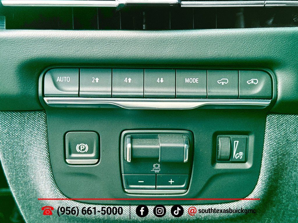 Used 2025 Cadillac Escalade Sport Platinum w/ LPO, Floor Liner Package AWD/4WD image 22